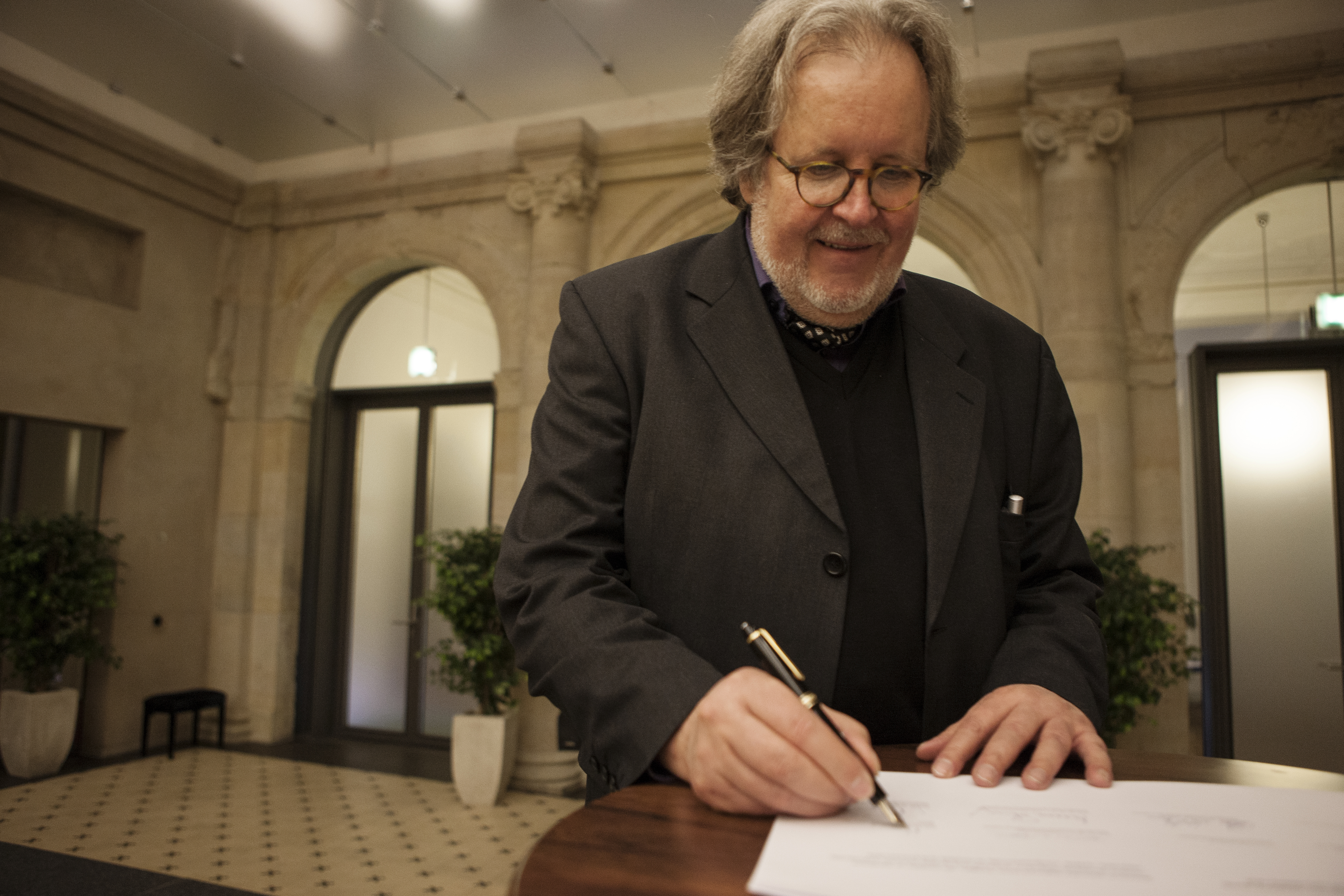 Topoi Sprecher Gerd Graßhoff unterzeichnet das Mission Statement | Foto: Waldemar Brzezinski